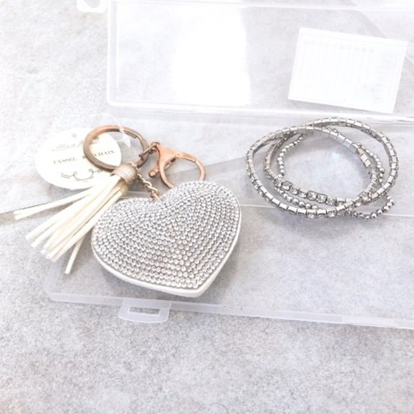 NEW Heart Keychain and Bracelets Set - Picture 3 of 4